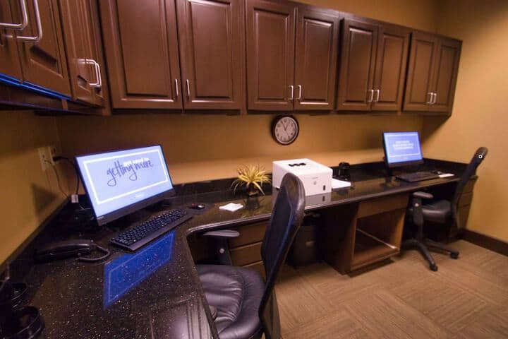Business Center 44 of 51